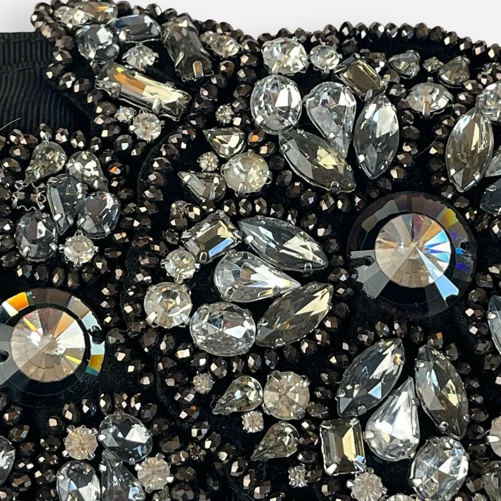 White House Black Market Feel Beautiful Belt Small Rhinestone‎ Stretch Crystals